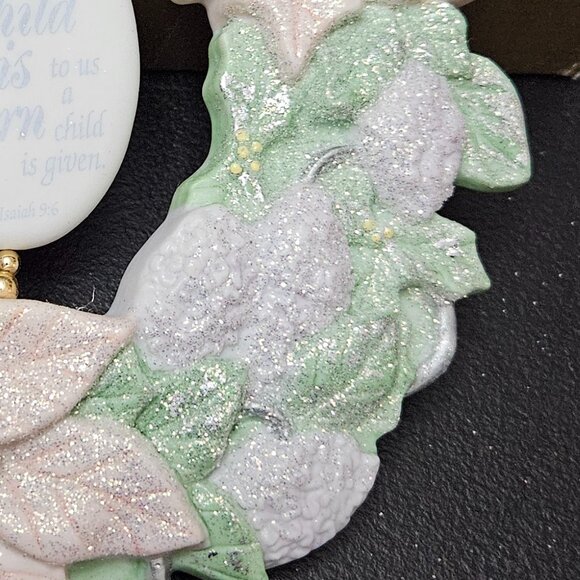 Roman, Inc. #85529 Child Is Born TB Glittery Wreath - Picture 10 of 16